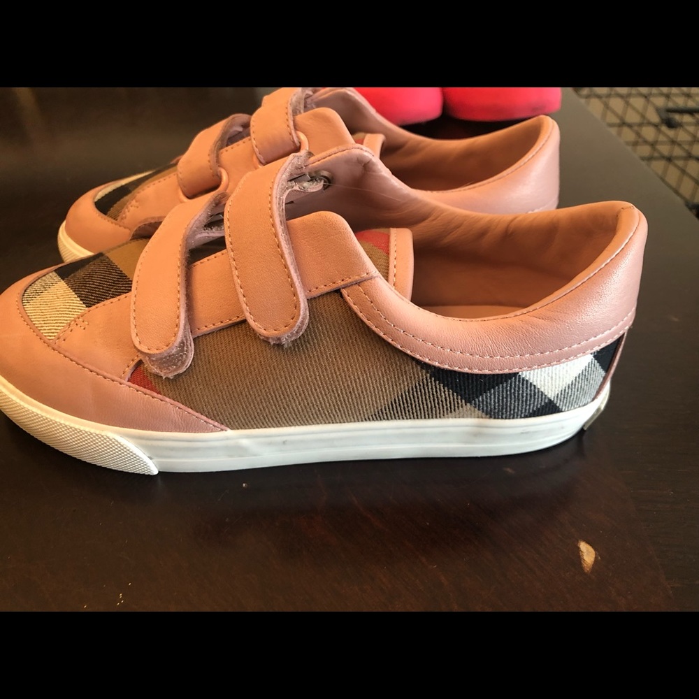 Burberry sneakers girls like new